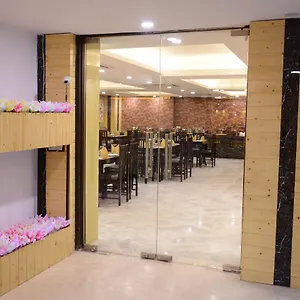 S.k Crown Park Naraina Hotel